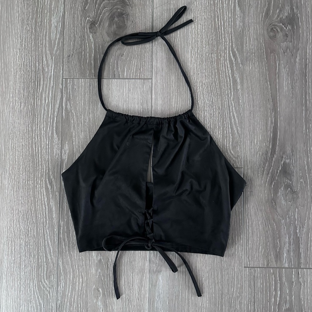 NWT Windsor Keyhole Halter Crop Top